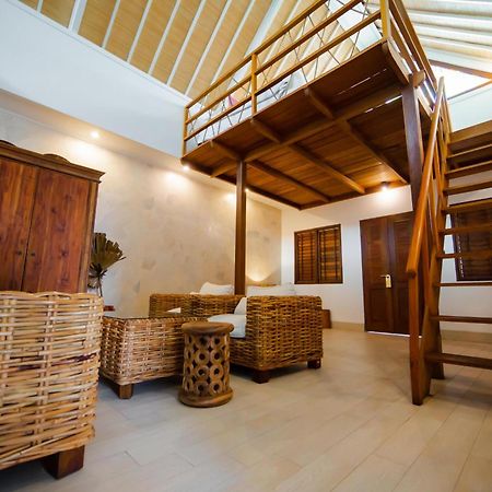 Bombora Medewi Otel Pulukan Dış mekan fotoğraf